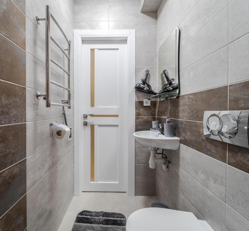 Golden Violin ! Apartments Lviv S Экстерьер фото